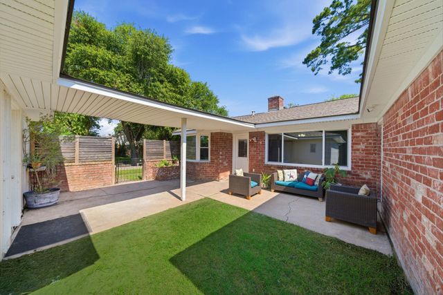 9231 Tooley Drive, Houston, TX 77031