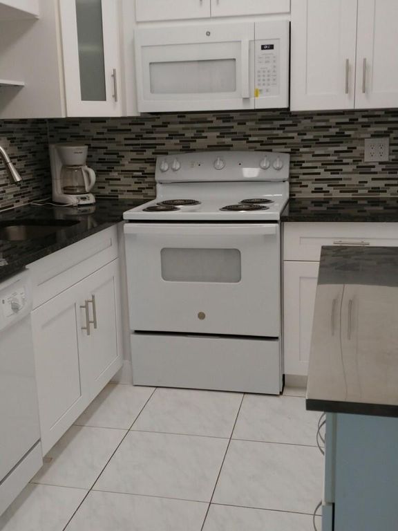 4990 E Sabal Palm Boulevard, Tamarac, FL 33319