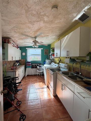 13050 SW 261st Ter, Homestead, FL 33032