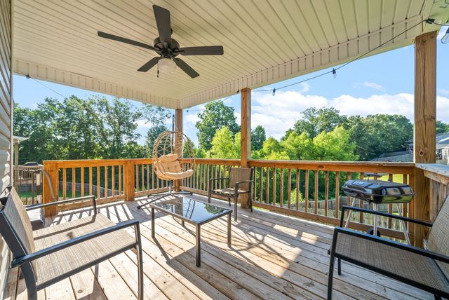 986 Guinevere Ct, Clarksville, TN 37040