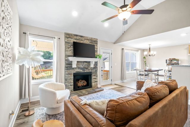 986 Guinevere Ct, Clarksville, TN 37040