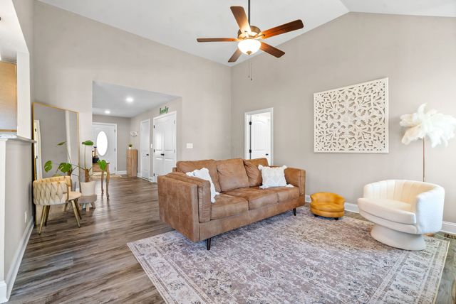 986 Guinevere Ct, Clarksville, TN 37040