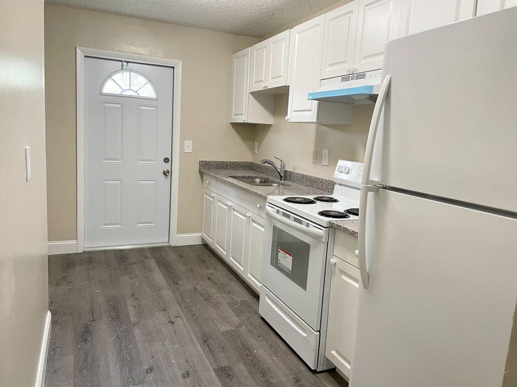 5231 Wallis Road A, West Palm Beach, FL 33415