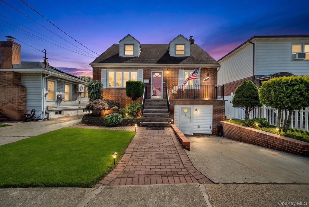 262-08 86th Avenue, Floral Park, NY 11001 — exterior