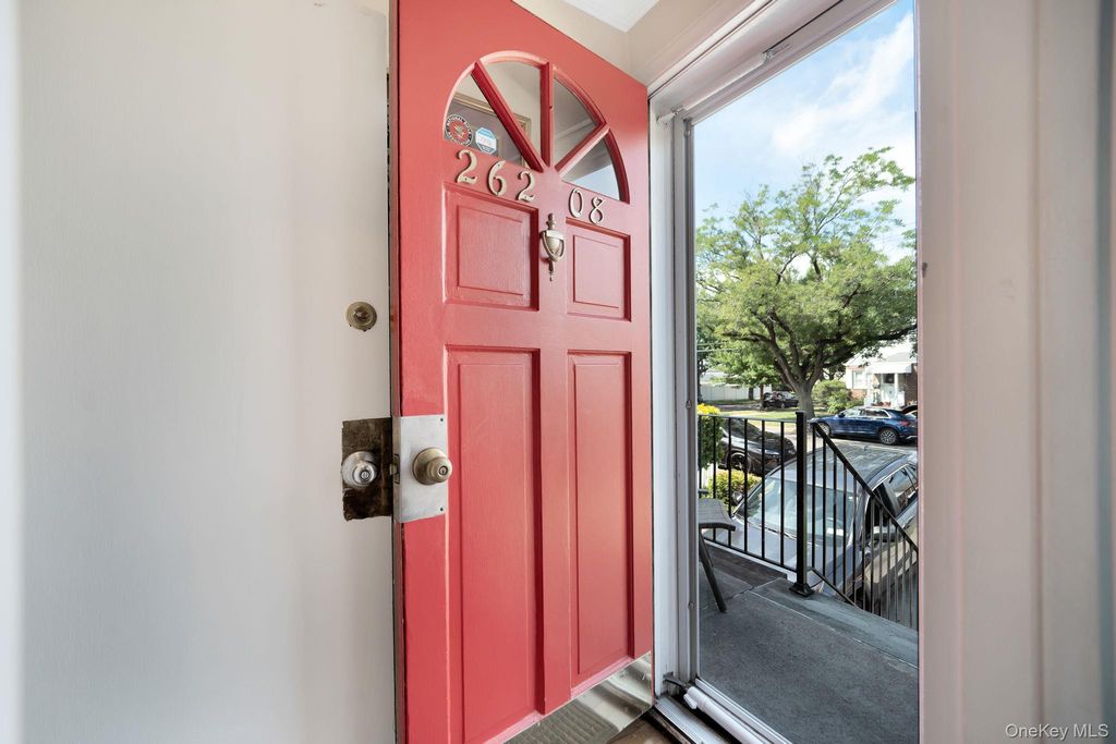 262-08 86th Avenue, Floral Park, NY 11001 — photo 4