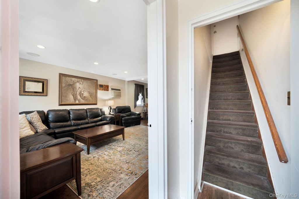 262-08 86th Avenue, Floral Park, NY 11001 — photo 5