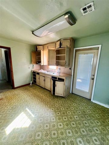 2601 S Grand Boulevard, Oklahoma City, OK 73108