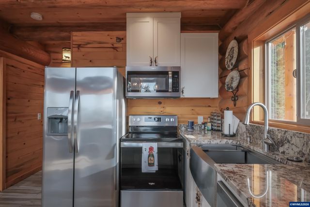 6331 Lake Pointe Wy, Foster, OR 97345