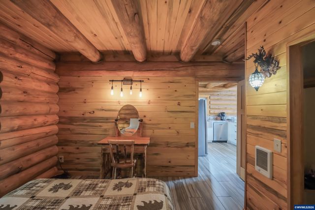 6331 Lake Pointe Wy, Foster, OR 97345