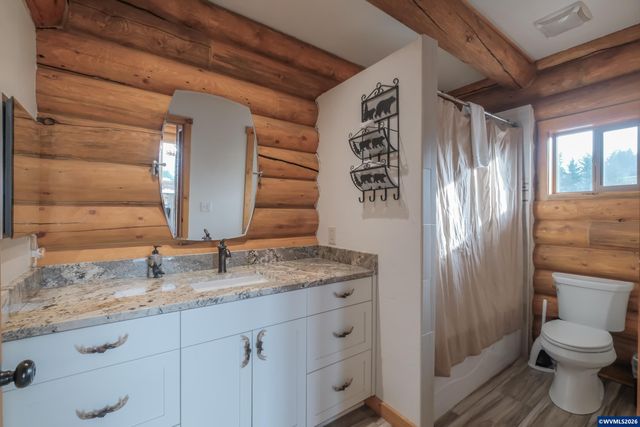 6331 Lake Pointe Wy, Foster, OR 97345