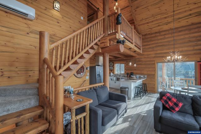 6331 Lake Pointe Wy, Foster, OR 97345