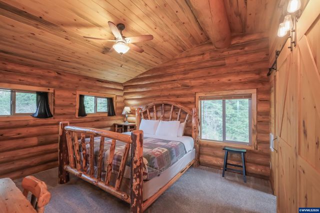 6331 Lake Pointe Wy, Foster, OR 97345