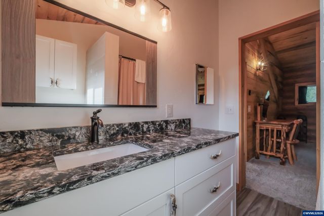 6331 Lake Pointe Wy, Foster, OR 97345