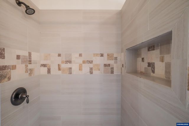 6331 Lake Pointe Wy, Foster, OR 97345