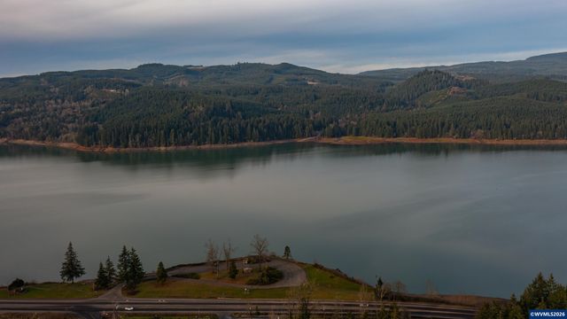 6331 Lake Pointe Wy, Foster, OR 97345