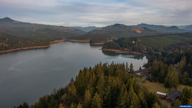 6331 Lake Pointe Wy, Foster, OR 97345