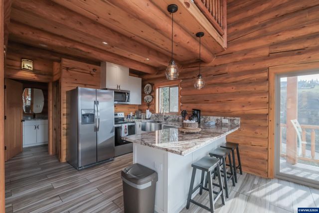 6331 Lake Pointe Wy, Foster, OR 97345