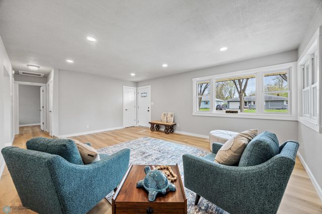 221 26th Avenue N, Fargo, ND 58102