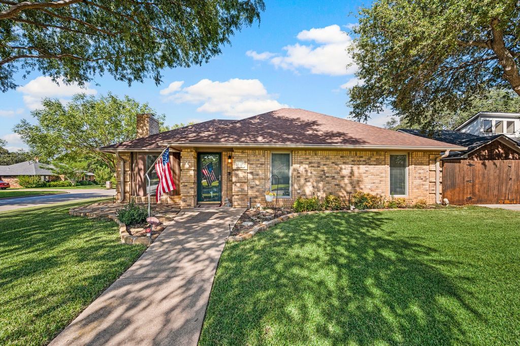 1401 Sandpiper Street, Grapevine, TX 76051 — exterior