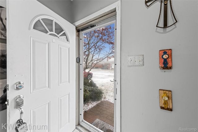 22500 Raymond Street, St. Clair Shores, MI 48082