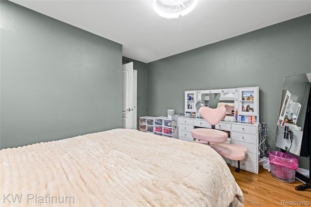 22500 Raymond Street, St. Clair Shores, MI 48082