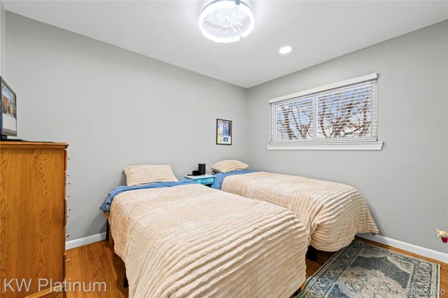 22500 Raymond Street, St. Clair Shores, MI 48082