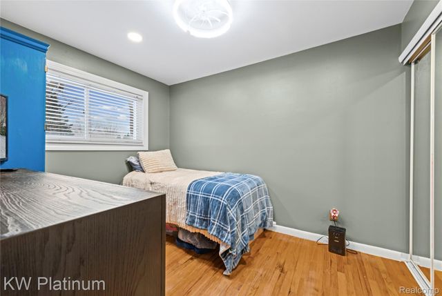 22500 Raymond Street, St. Clair Shores, MI 48082