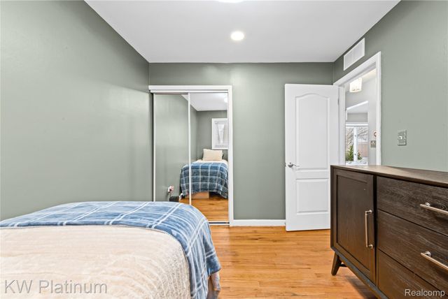 22500 Raymond Street, St. Clair Shores, MI 48082