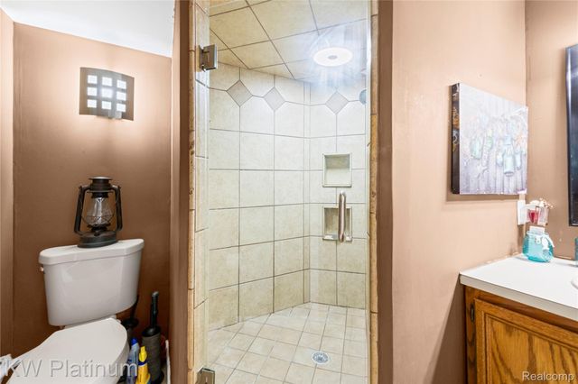 22500 Raymond Street, St. Clair Shores, MI 48082