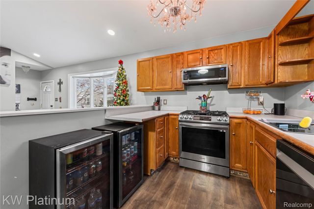 22500 Raymond Street, St. Clair Shores, MI 48082