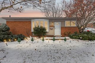 22500 Raymond Street, St. Clair Shores, MI 48082