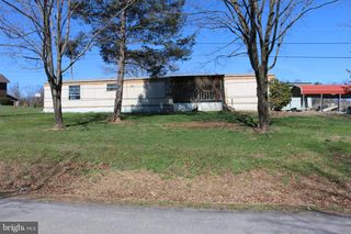 880 TOM COX RD, Petersburg, WV 26847
