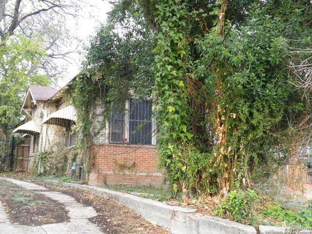 1221 crockett, San Antonio, TX 78202