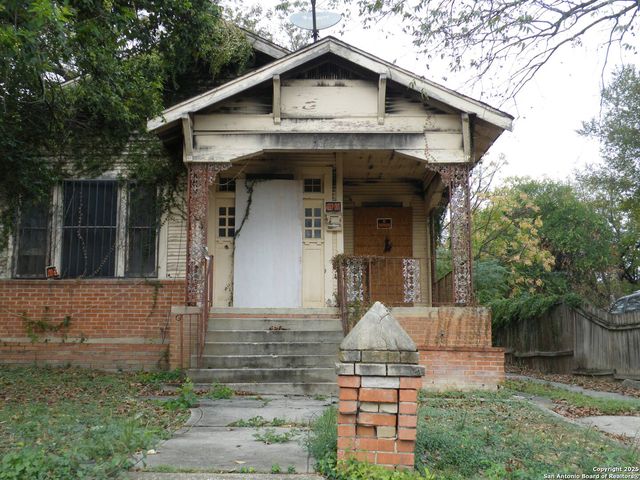 1221 crockett, San Antonio, TX 78202