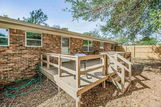 100 Mango St, Pensacola, FL 32503
