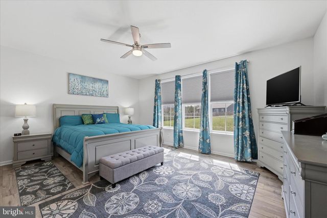 21 SAND BUNKER CT, Front Royal, VA 22630