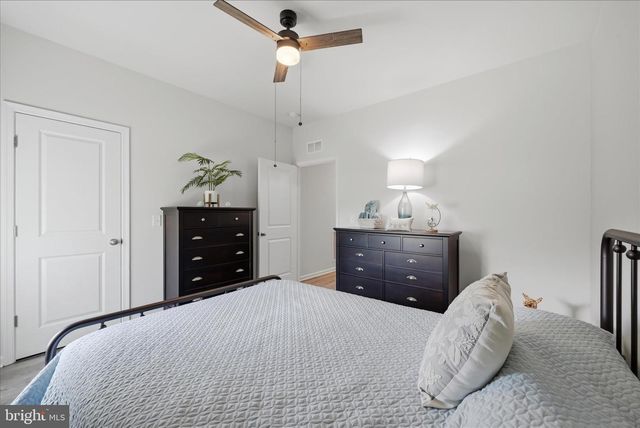 21 SAND BUNKER CT, Front Royal, VA 22630