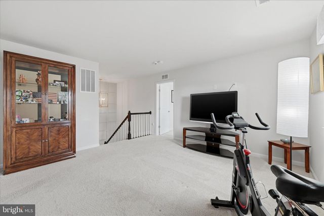 21 SAND BUNKER CT, Front Royal, VA 22630