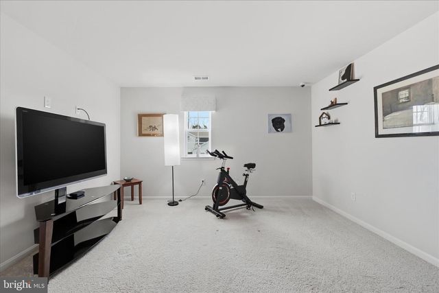 21 SAND BUNKER CT, Front Royal, VA 22630