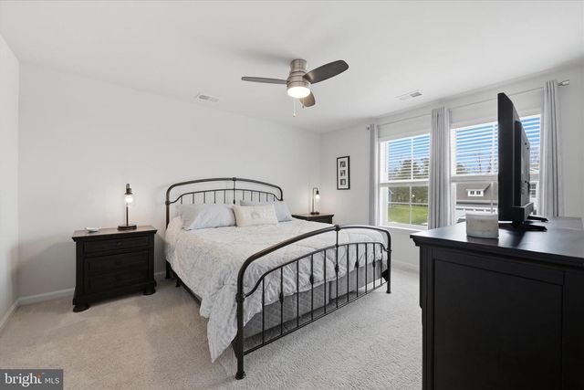 21 SAND BUNKER CT, Front Royal, VA 22630