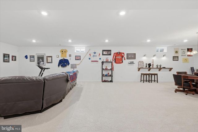 21 SAND BUNKER CT, Front Royal, VA 22630