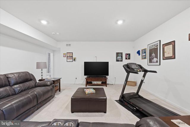 21 SAND BUNKER CT, Front Royal, VA 22630