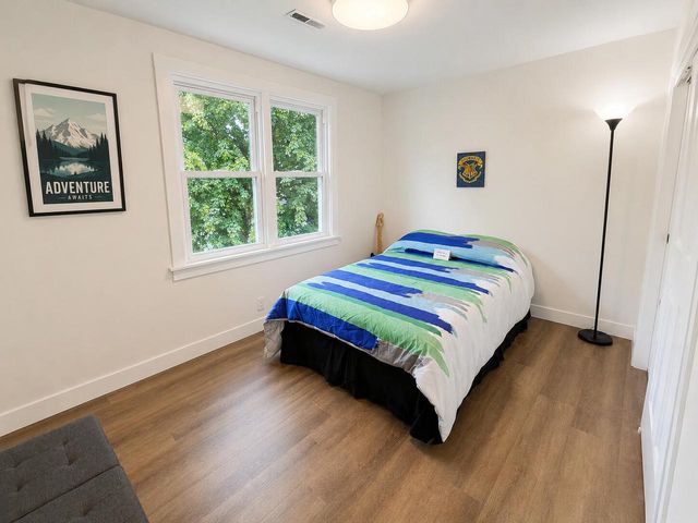 7531 N Lake DRIVE, Fox Point, WI 53217