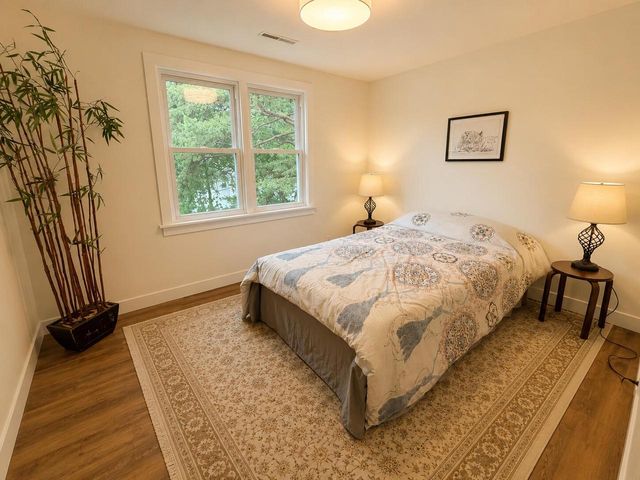 7531 N Lake DRIVE, Fox Point, WI 53217