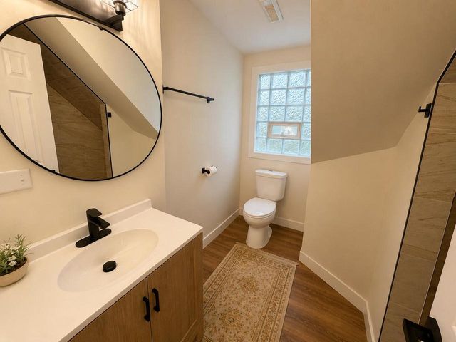 7531 N Lake DRIVE, Fox Point, WI 53217