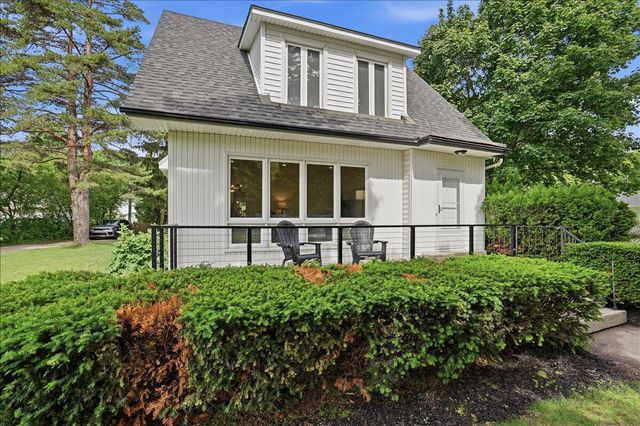 7531 N Lake DRIVE, Fox Point, WI 53217