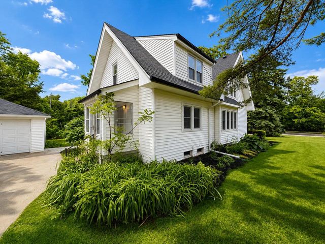 7531 N Lake DRIVE, Fox Point, WI 53217