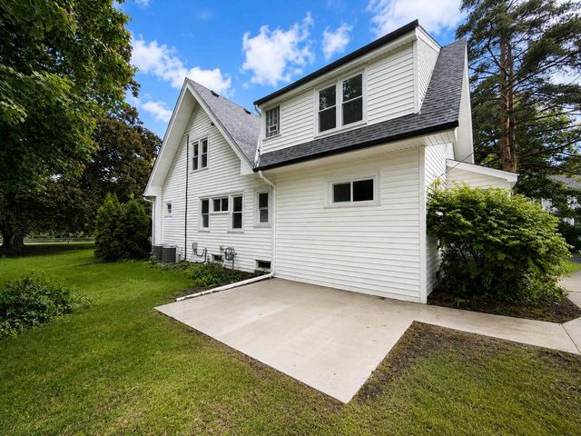 7531 N Lake DRIVE, Fox Point, WI 53217