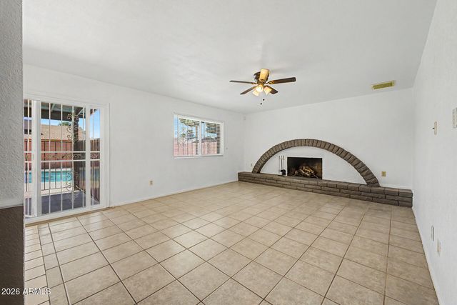 4557 W COLUMBINE Drive, Glendale, AZ 85304