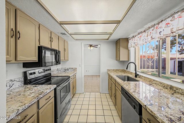 4557 W COLUMBINE Drive, Glendale, AZ 85304